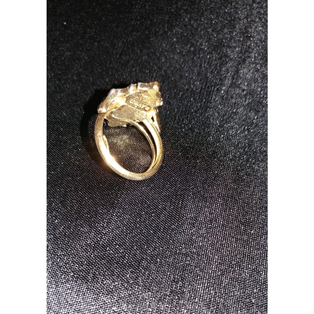 Avon Ring! - Picture 3 of 6